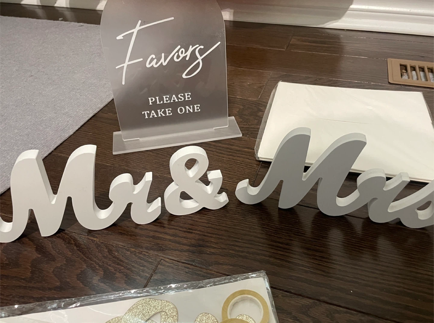 Mr & Mrs Wooden Wedding Table Sign - photo 5
