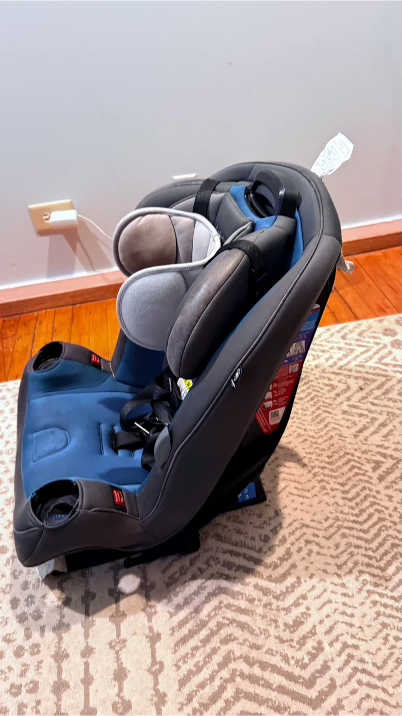 Britax Car Seat - photo 2