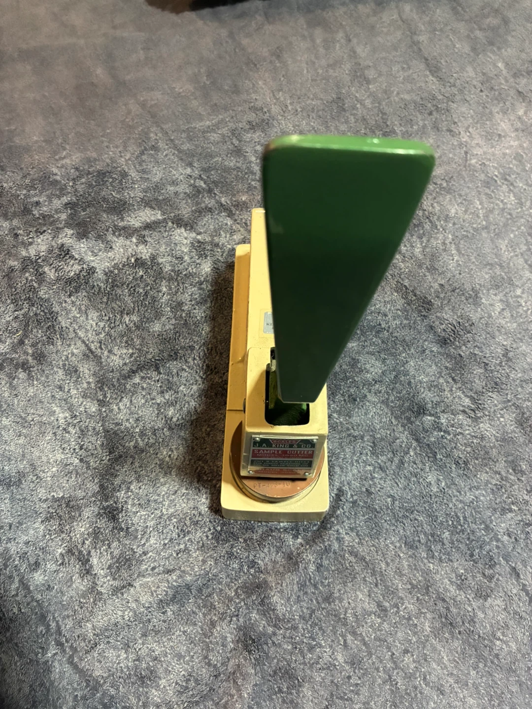 Sample Cutter Model 3090 MC