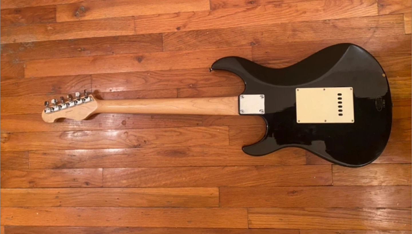 Yamaha EG 112C Electric Guitar - photo 2