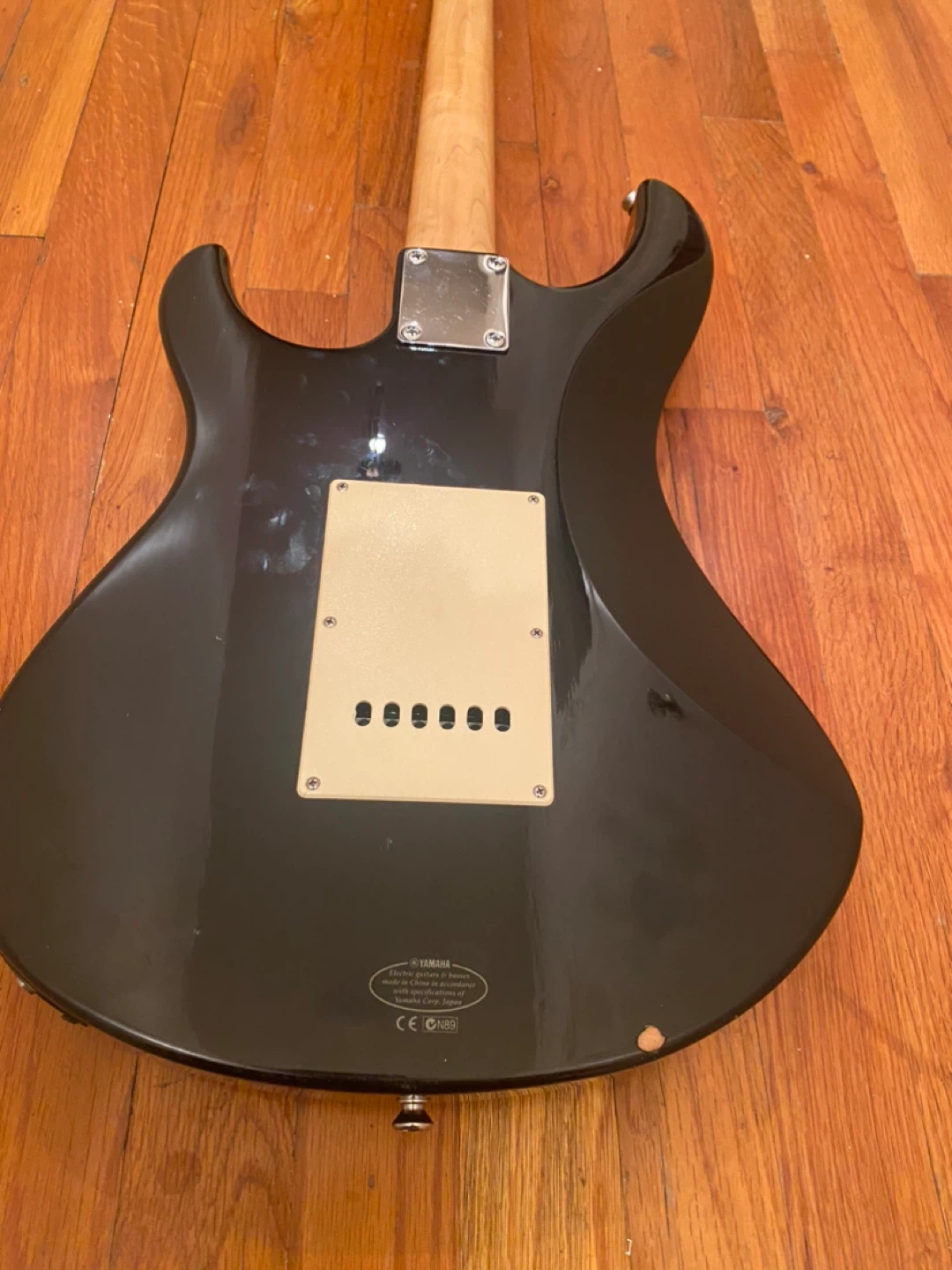 Yamaha EG 112C Electric Guitar - photo 4