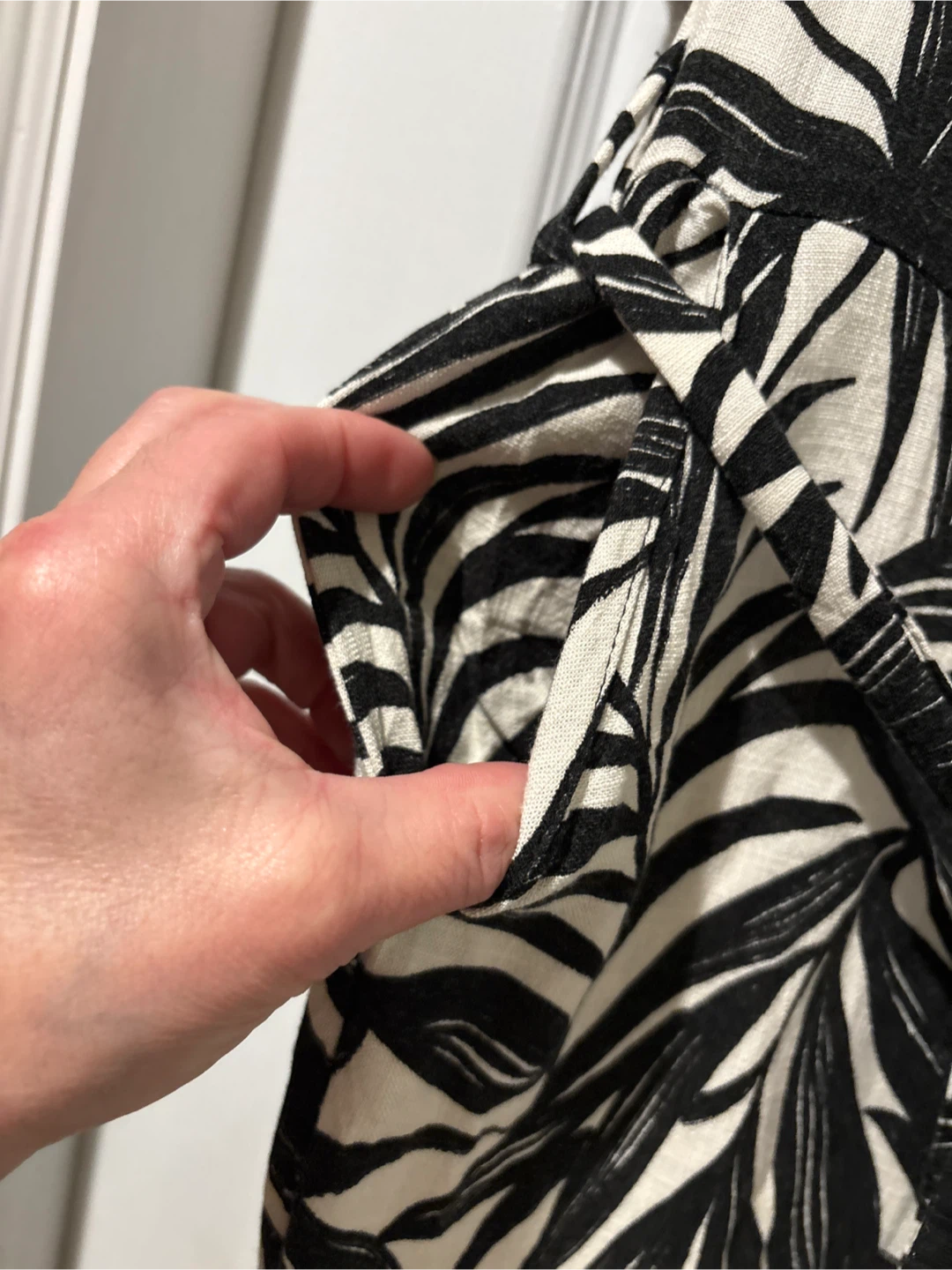 ZARA Black and White Leaf Print Jumpsuit Size S - photo 5