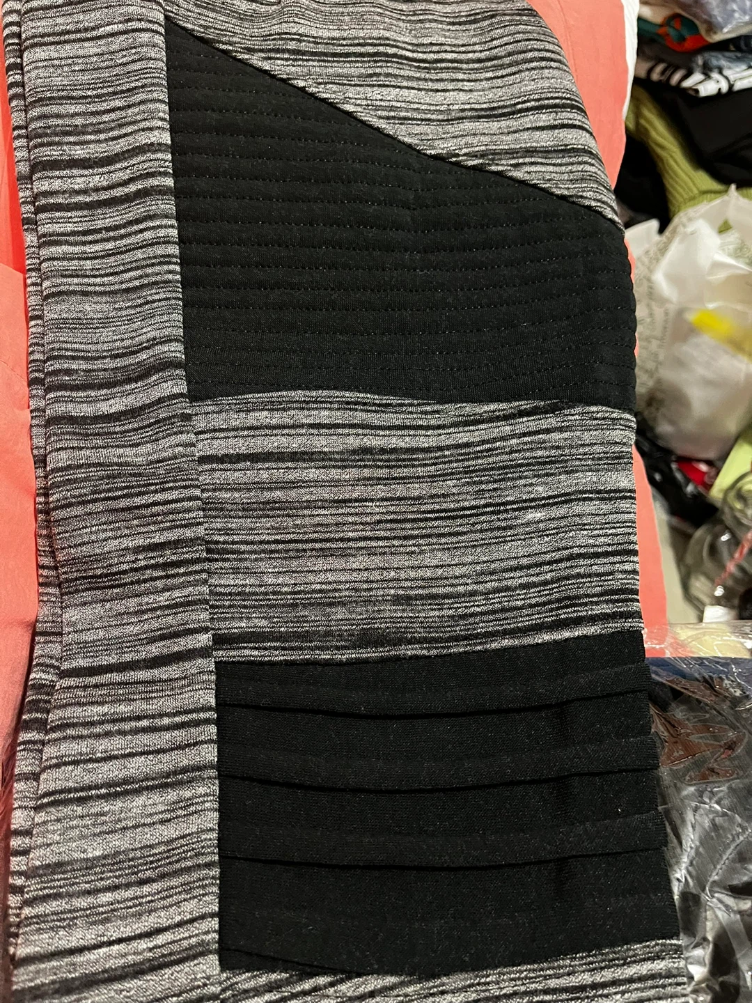 BNWT  Men’s grayish/black jogging pants - photo 3
