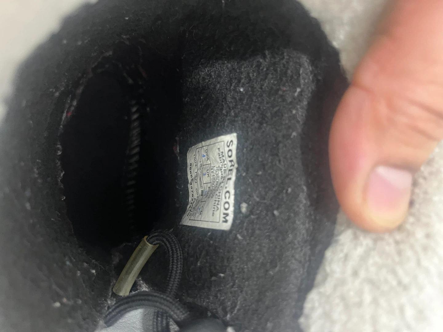 Sorel Waterproof Winter Boots size 4 - photo 3