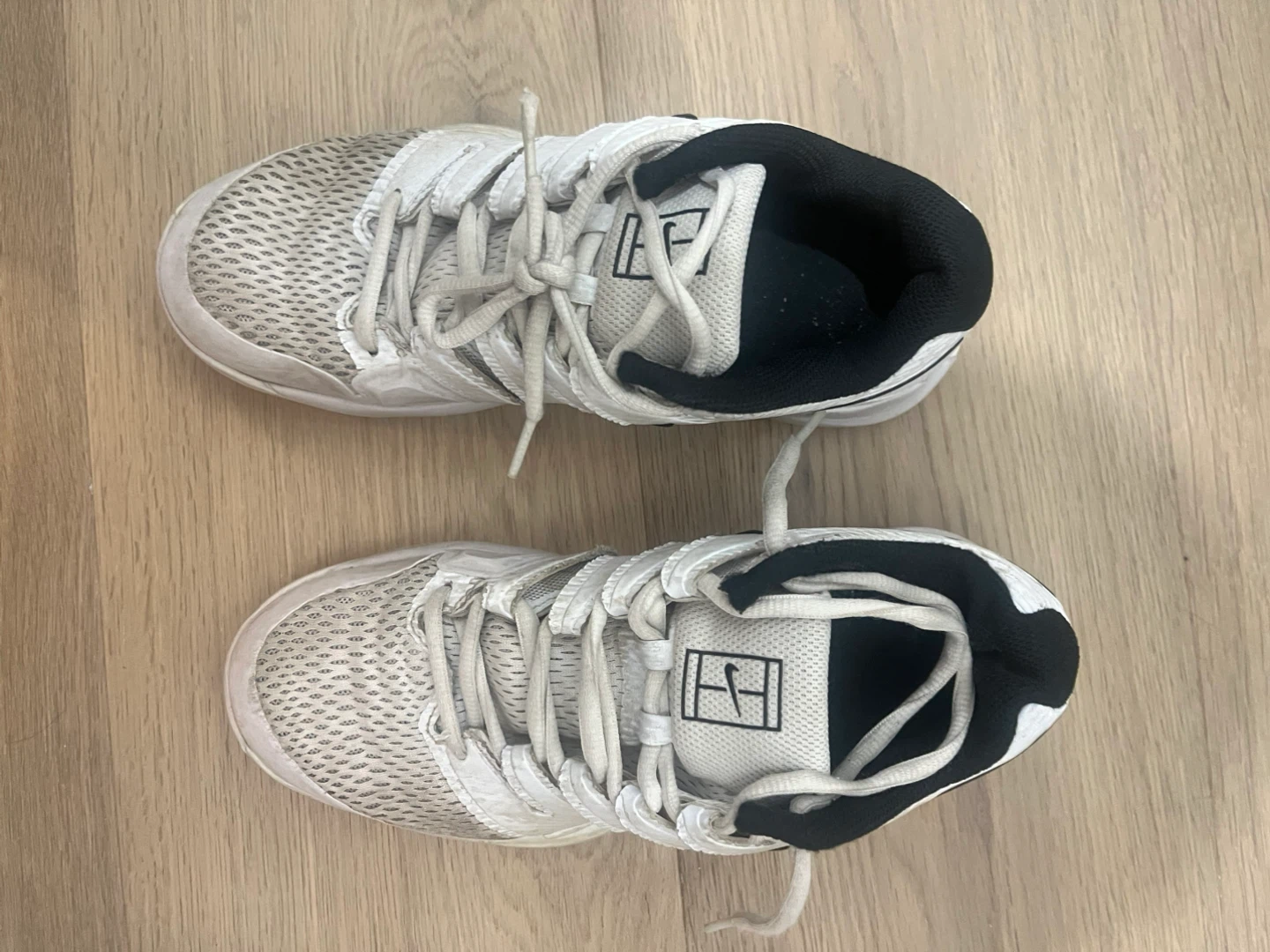 Nike Tennis Shoes - photo 4