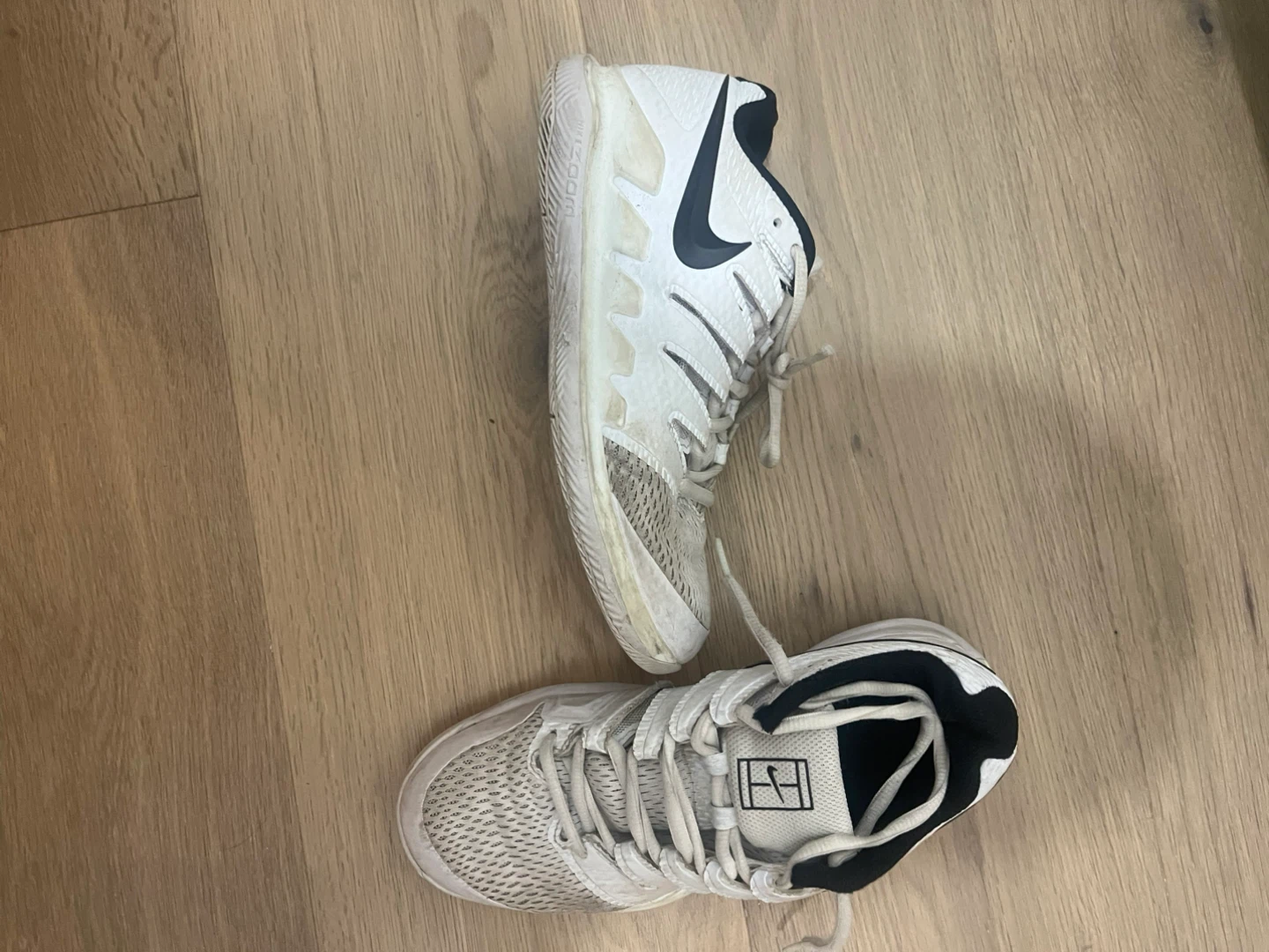 Nike Tennis Shoes - photo 3