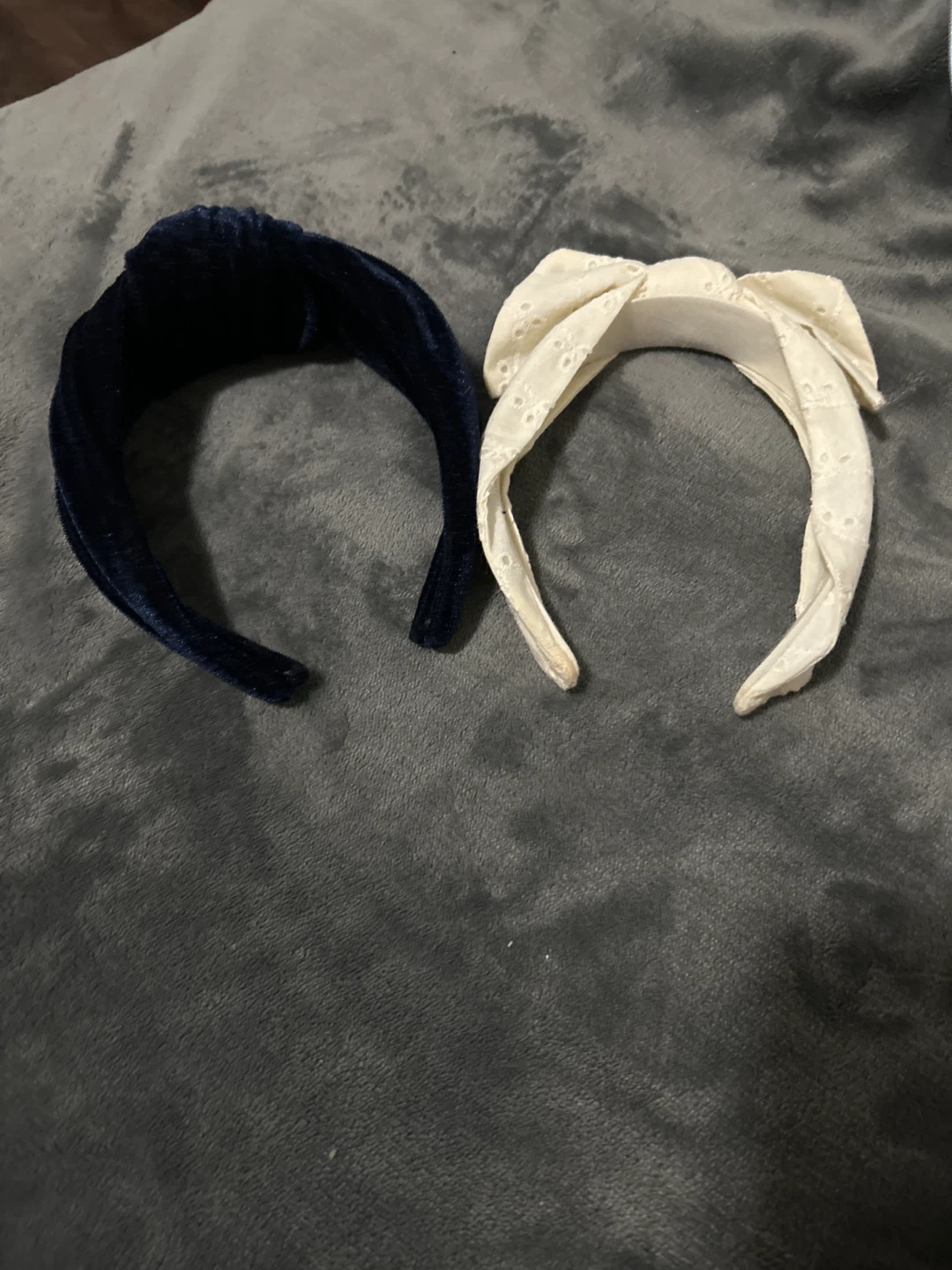 Set of 2 Headbands - Navy Velvet & White Eyelet
