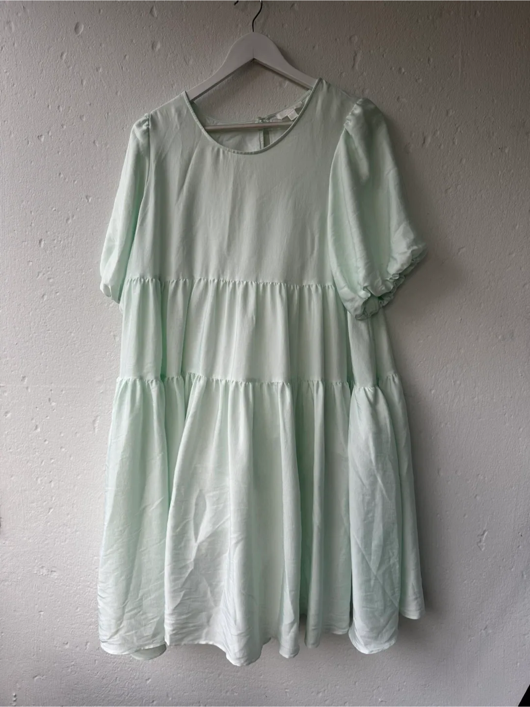 cos mint green dress cos Contrast panel midi t-shirt dress, Women's Fashion, Dresses & Sets,  Dresses on Carousell