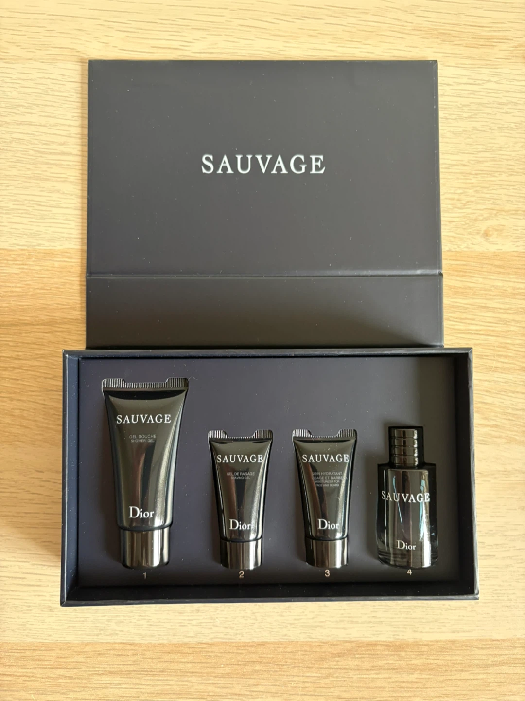 Dior Sauvage Men's Fragrance Gift Set - photo 2