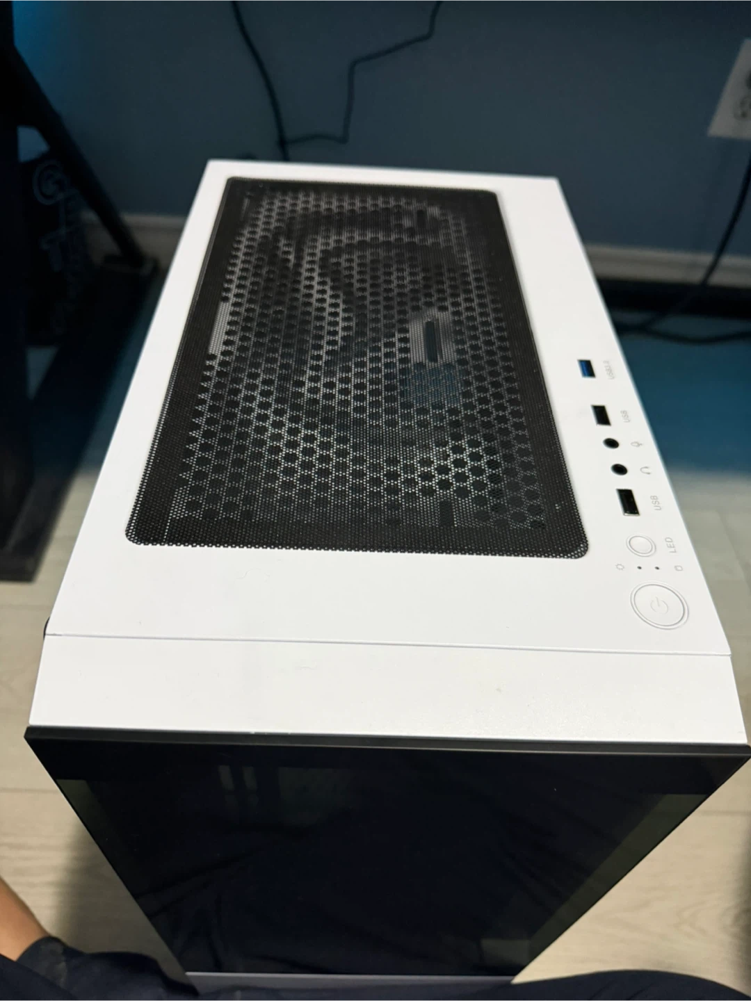 White GAMDIAS PC Case