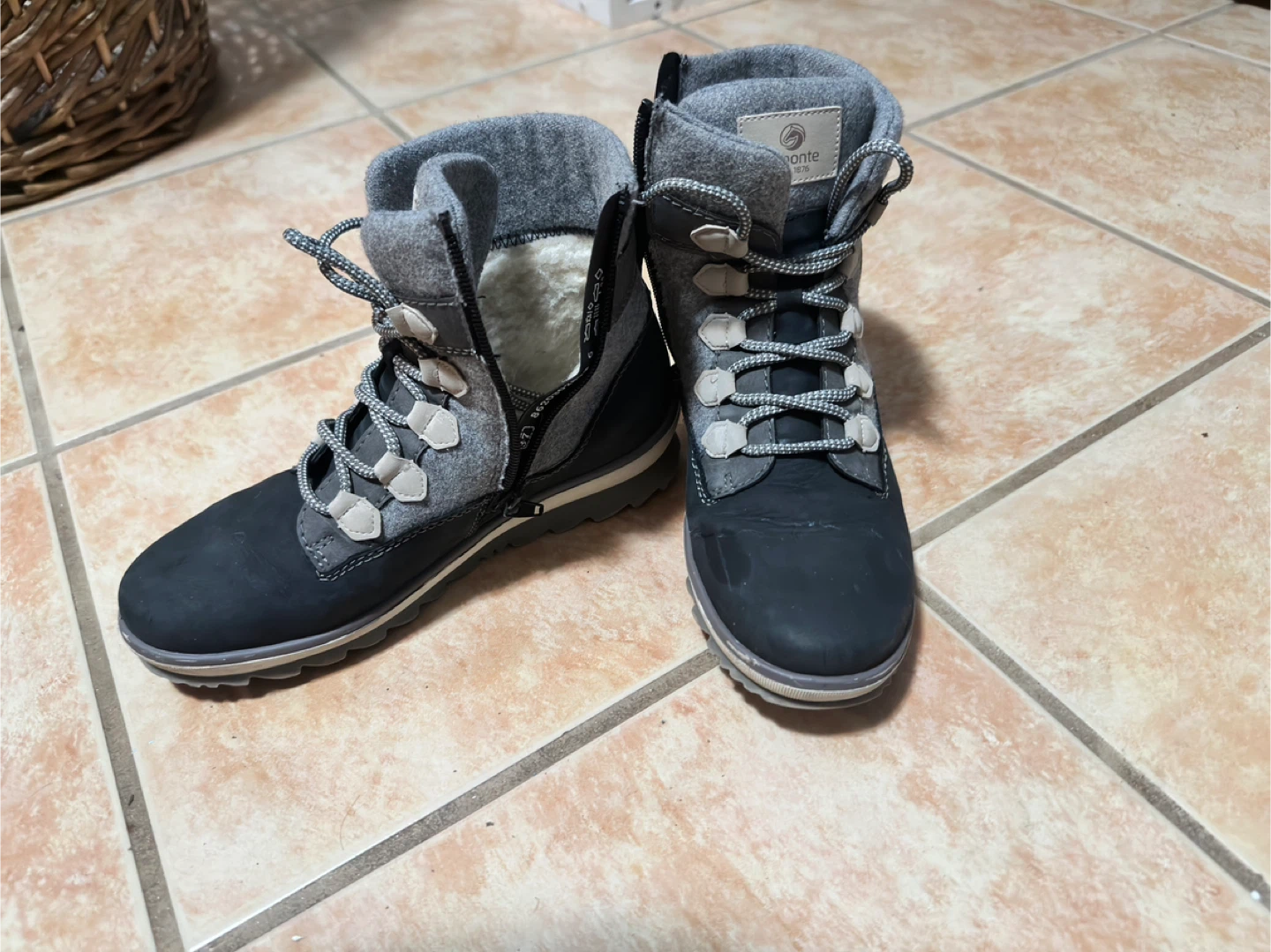 Remonte Women's Grey Lace-up Winter Boots Size 37