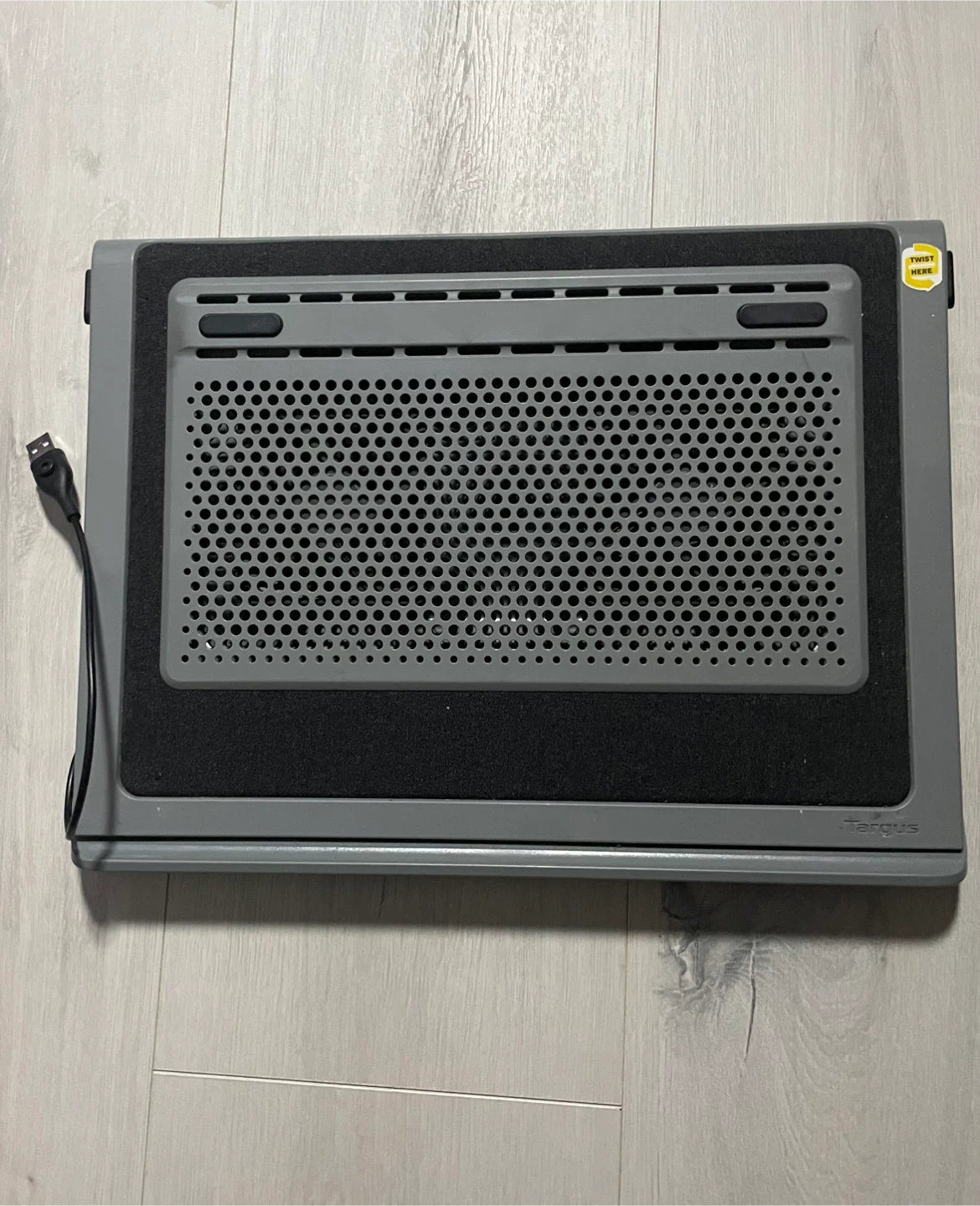 Laptop cooling pad