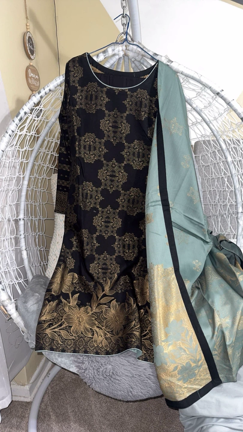 Banarasi Pakistani suit