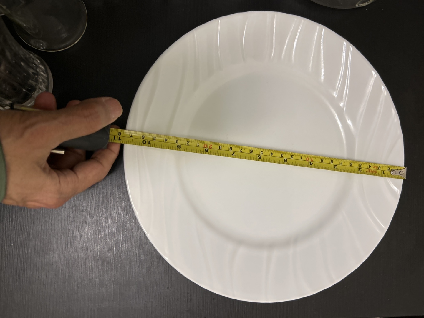 Corelle White Swirl Dinner Plate set 3.50 $ each