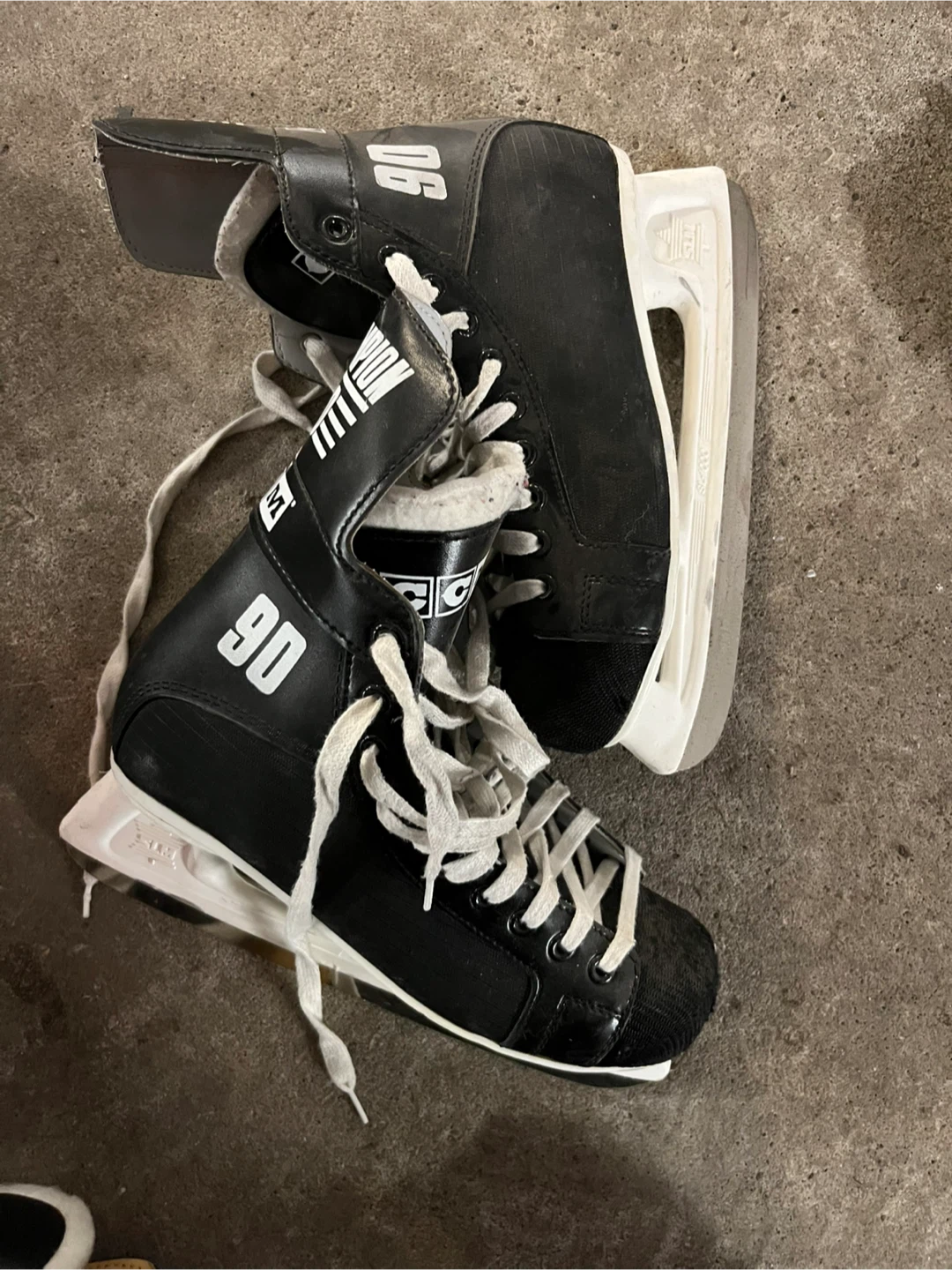 Bauer Hockey Skates - three  Pairs - photo 3