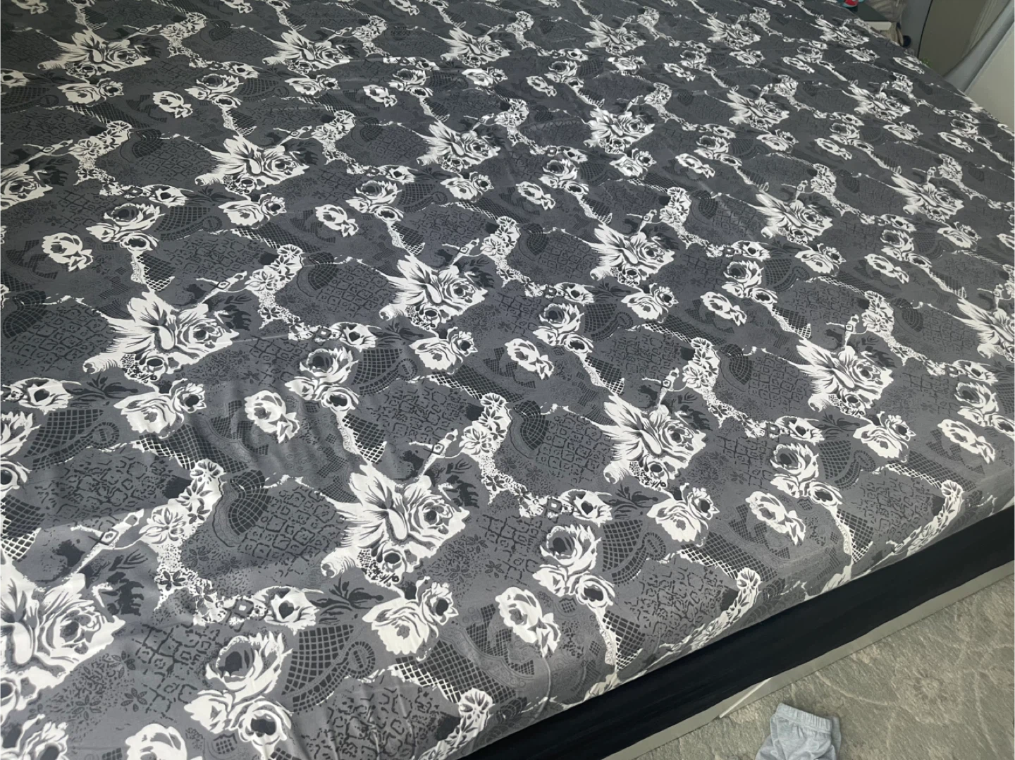 Queen size Grey Floral Print Mattress Protector