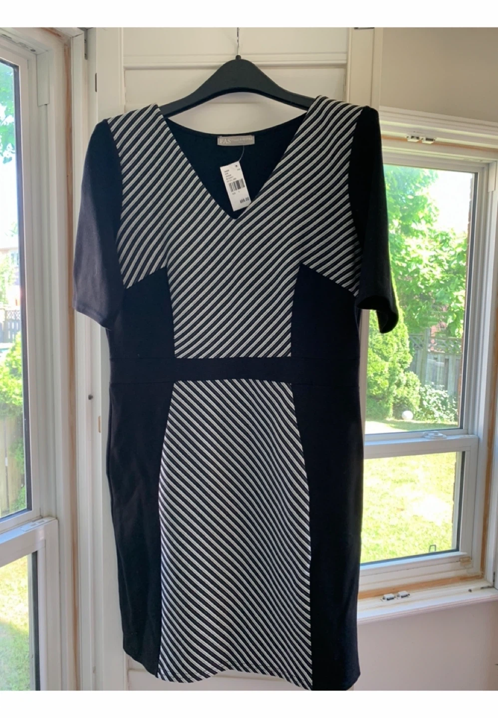 NEW Women Dress Suit (Black and White)