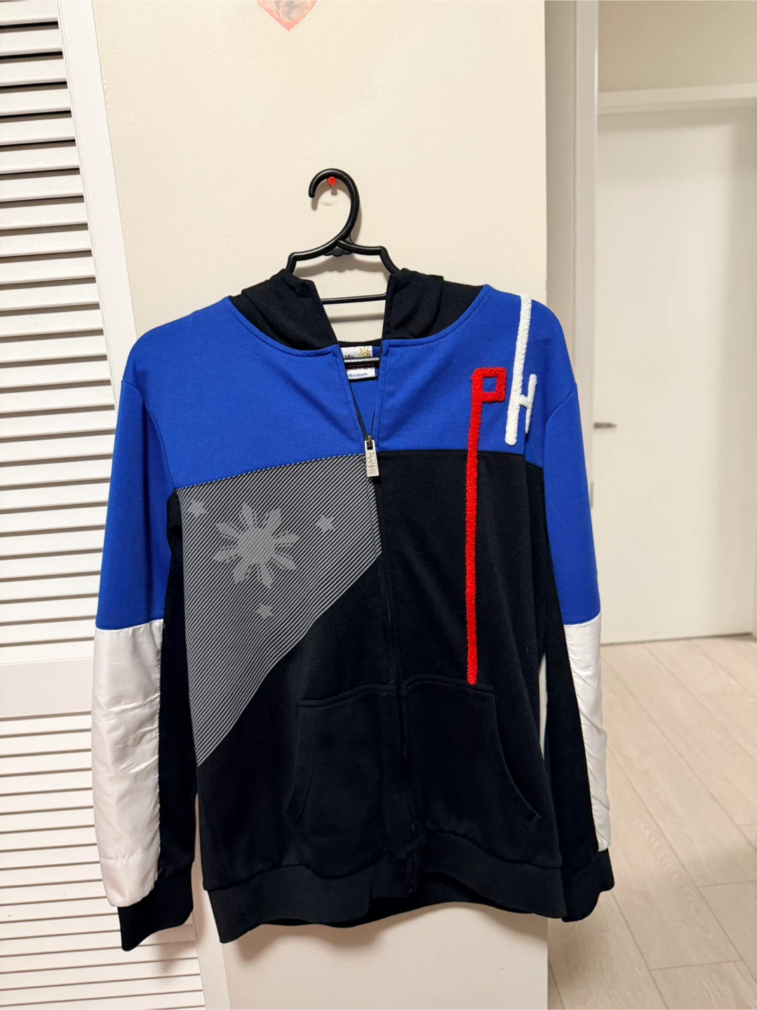 Blue and Black Zip-Up Jacket with Graphic Design Size Medium