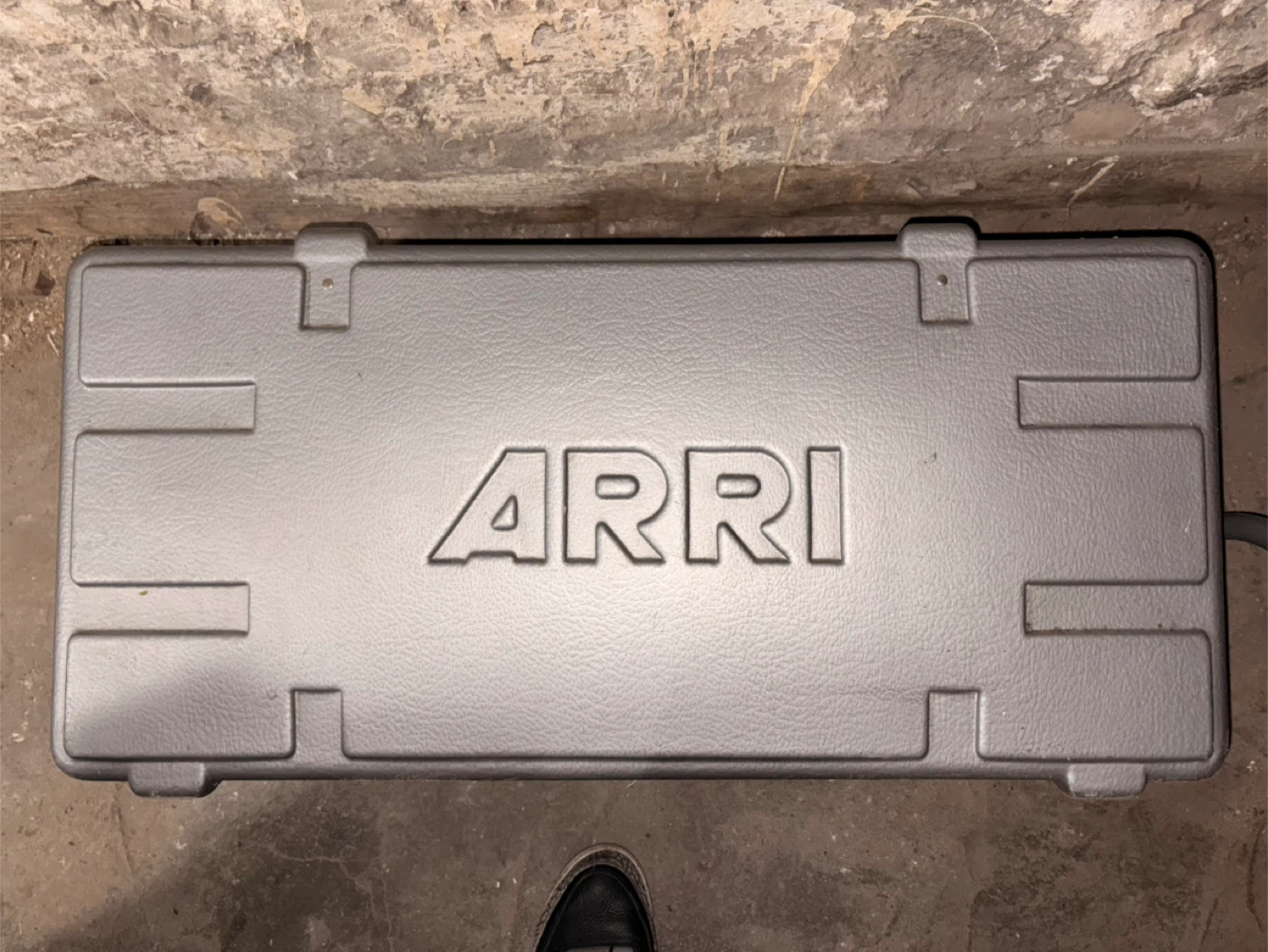 ARRI 300W - 650 and 150W PLUS Film Lighting Kit with Case