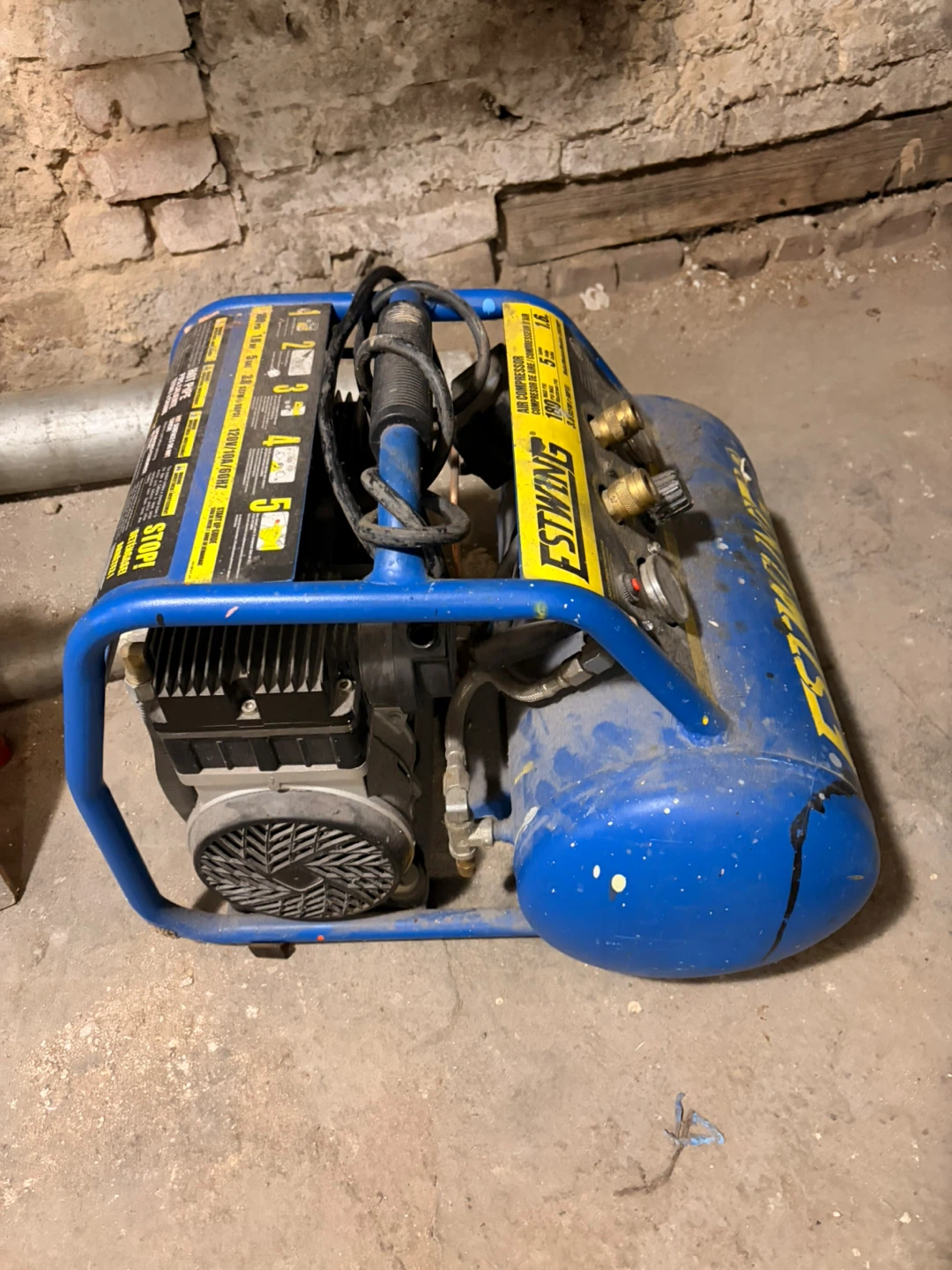 Estwing Air Compressor 1.6 HP 5 Gallon - photo 3