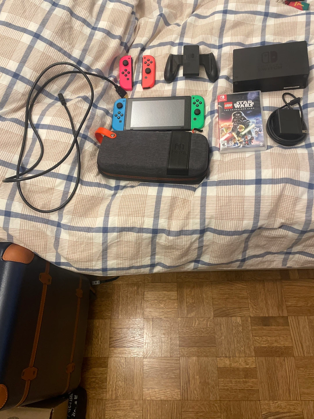 Nintendo switch console includes 2 games,two extra controllers