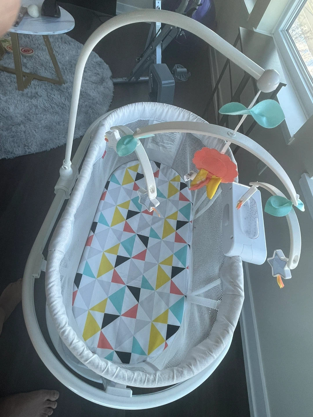 Fisher-Price Soothing Motions Bassinet - photo 2