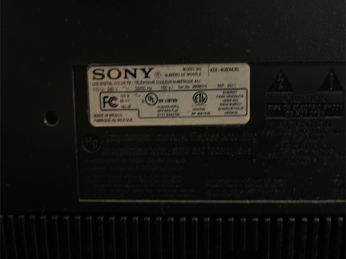 Sony Bravia KDL-40BX420 LCD Digital Colour TV - photo 2