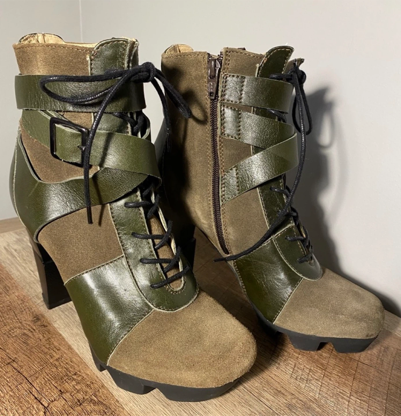 Women Like Smug by Prophecy - Irregular Heeled Booties SZ6