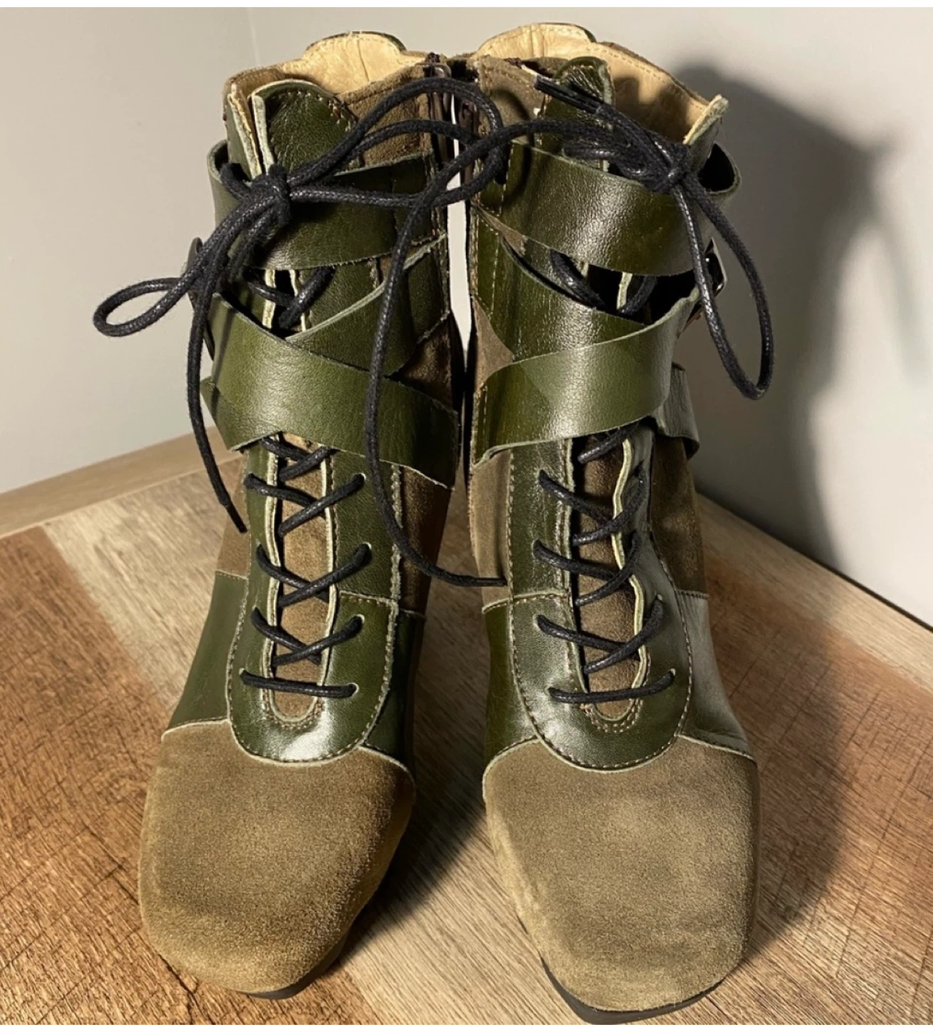 Women Like Smug by Prophecy - Irregular Heeled Booties SZ6 - photo 2