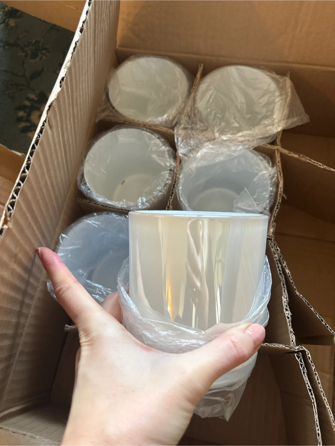Set of 6 White Pearlescent Candle Holders