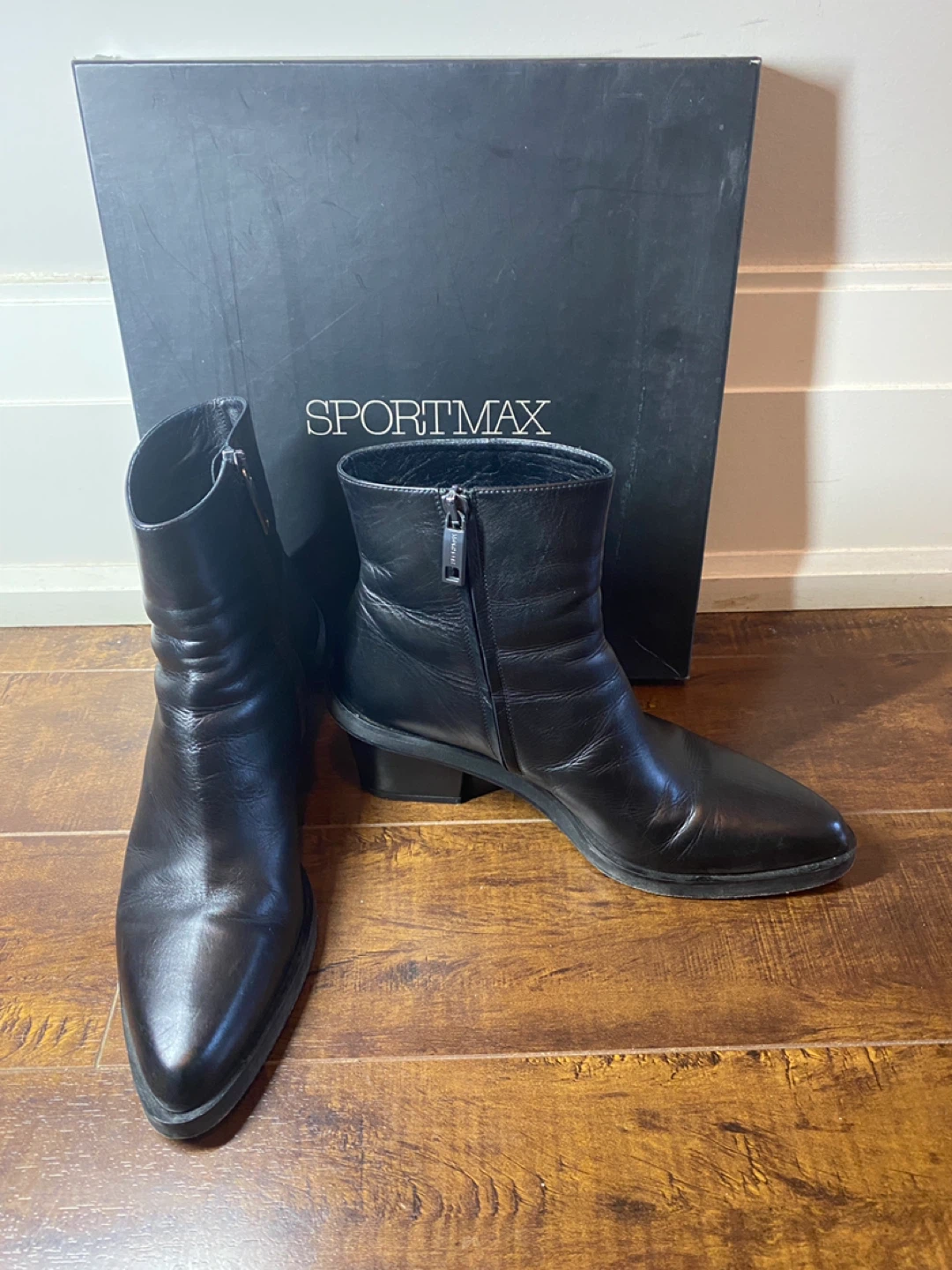 SPORTMAX Black Leather Ankle Boots