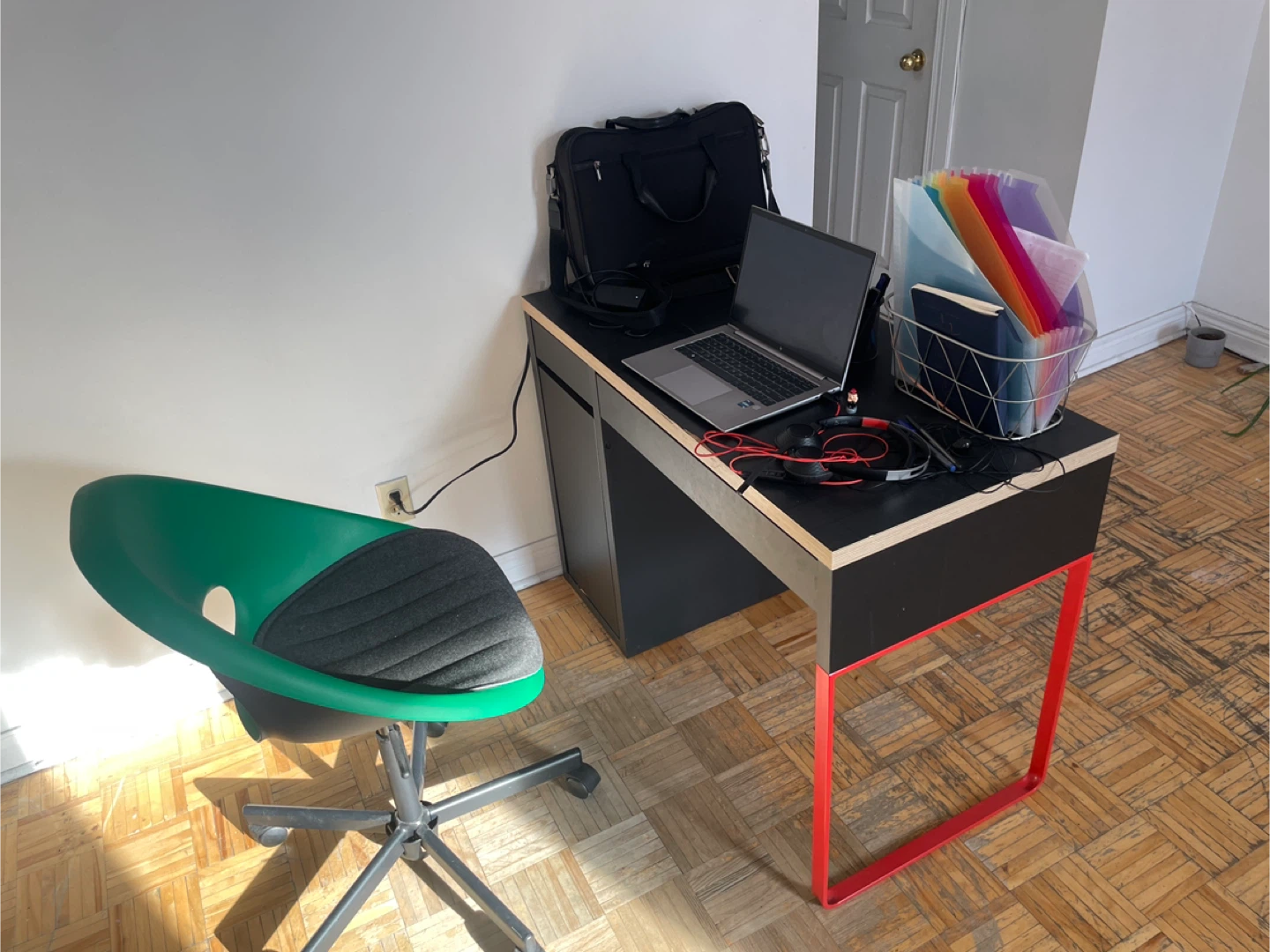 Moveout Deal: IKEA Micke Black Desk +  IKEA Swivel Chair