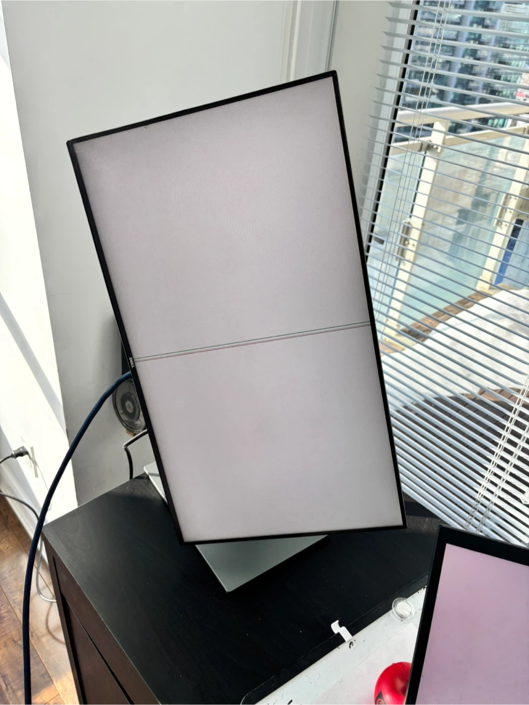 Dell Ultrasharp Monitor U2719D - photo 2