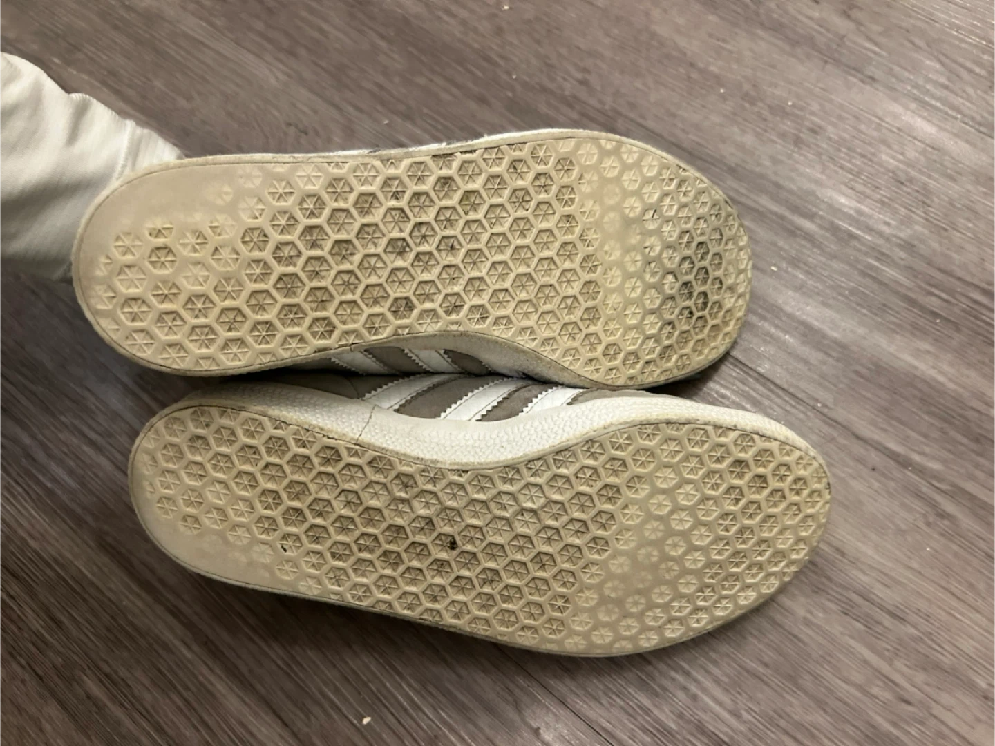Adidas Gazelle Grey Suede Sneakers - Size 5 - photo 5