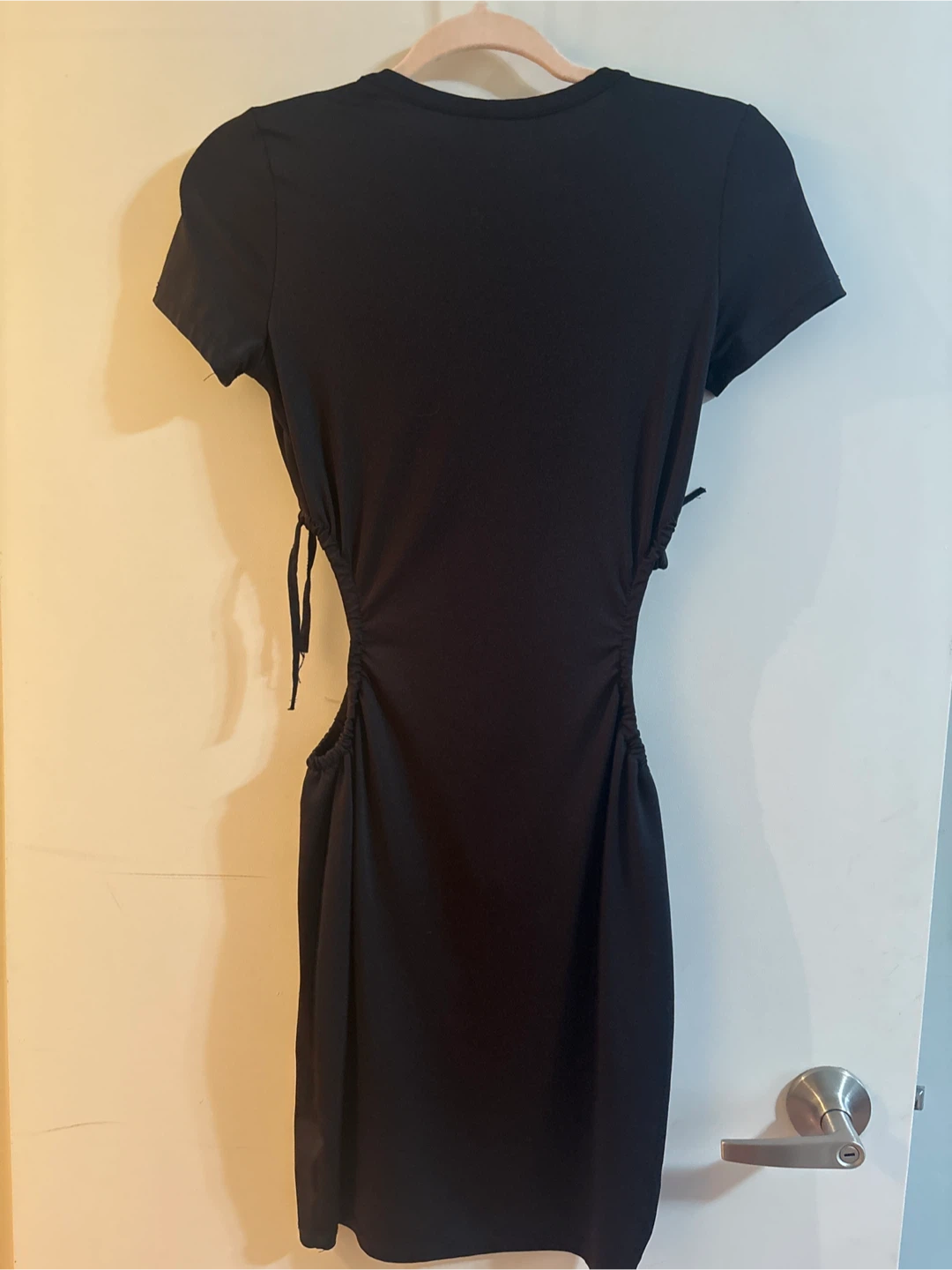 Black Cut-Out Side Dress - photo 2