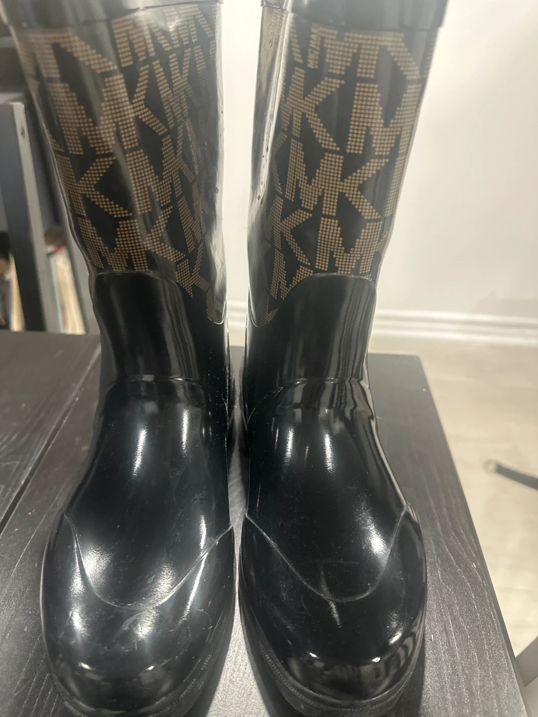 Michael Kors Rubber Rain Boots great condition - photo 2