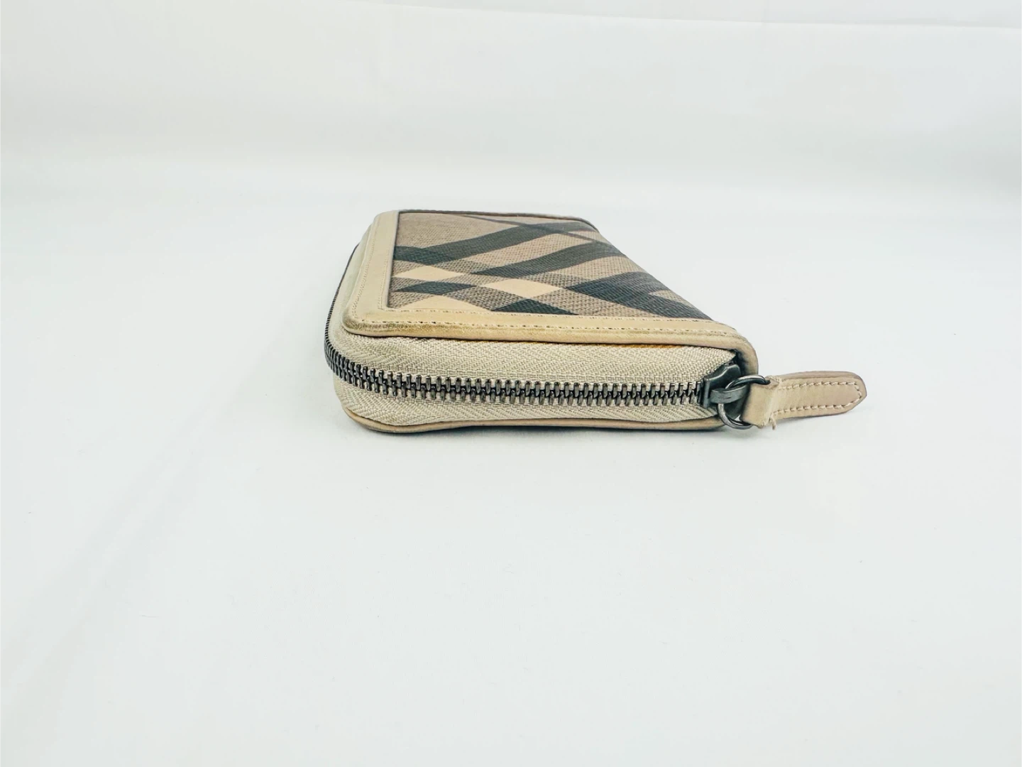 Burberry Smoked Nova Check Zip Wallet - photo 4