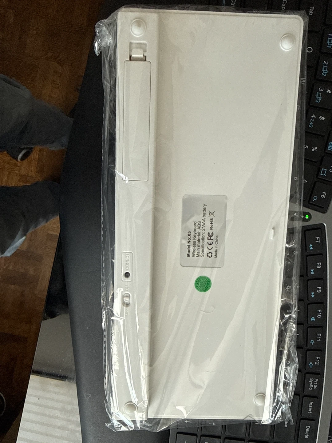 Ultra Portable Wireless Keyboard - photo 4