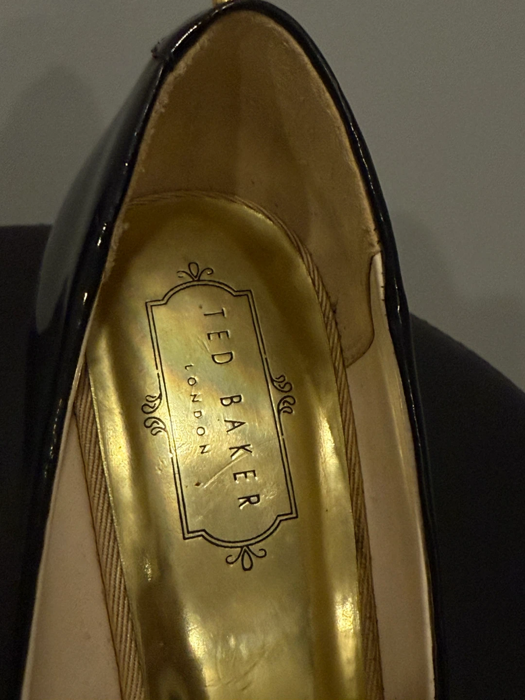 Ted Baker Black Patent Leather Pumps Size 39 - photo 4