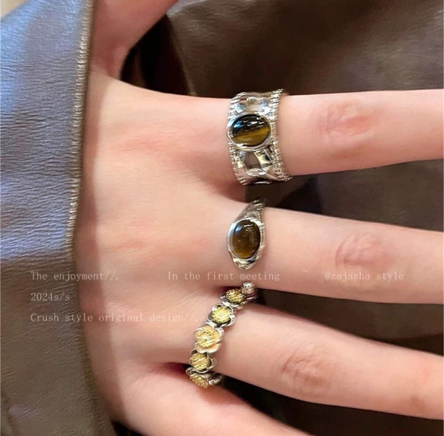 3 rings with tiger's eye and floral pattern
