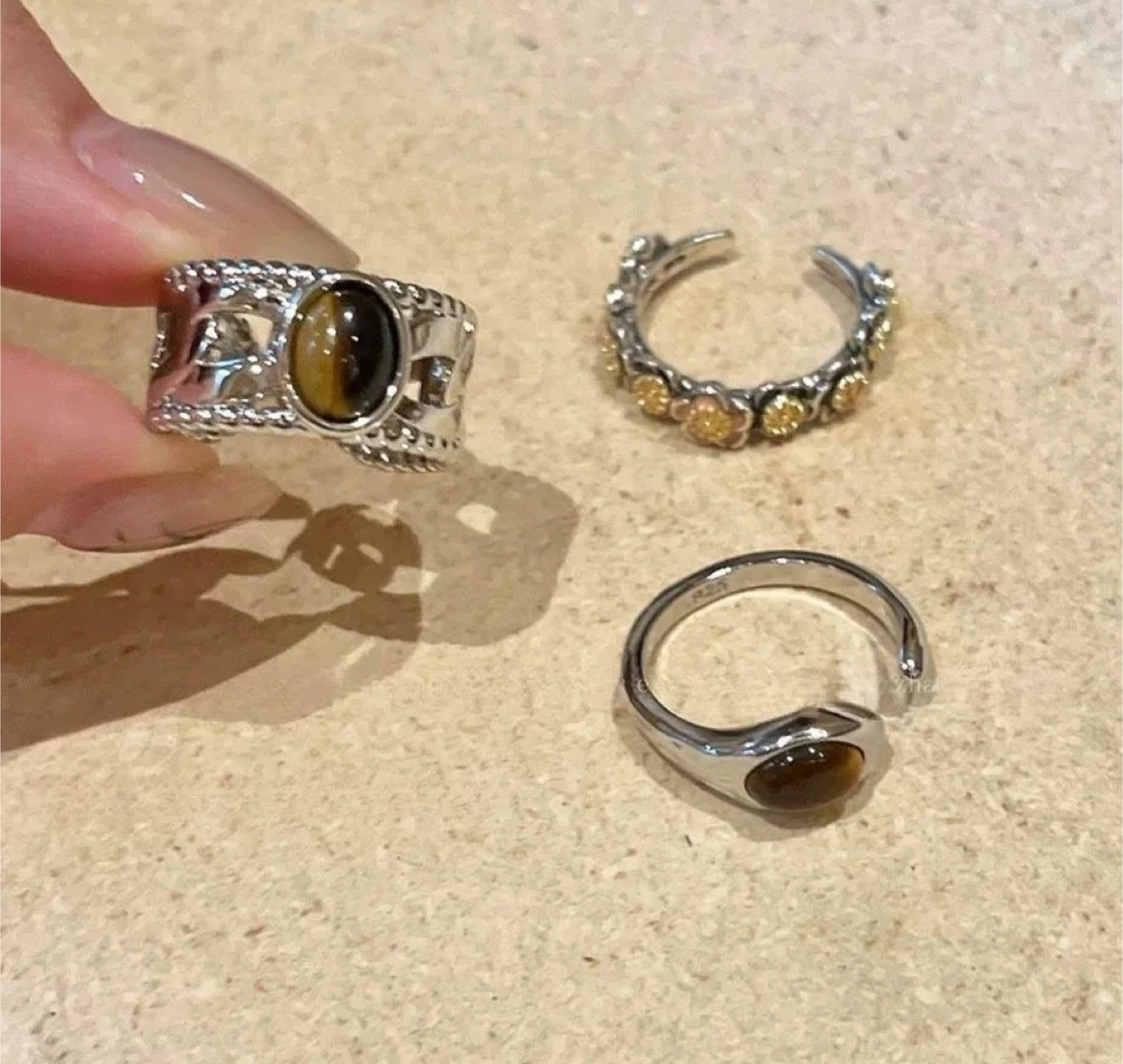 3 rings with tiger's eye and floral pattern - photo 2