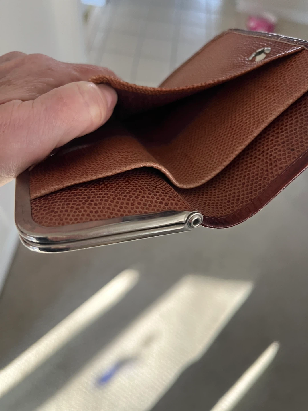 Vintage Brown Embossed Leather Coin Purse - photo 2