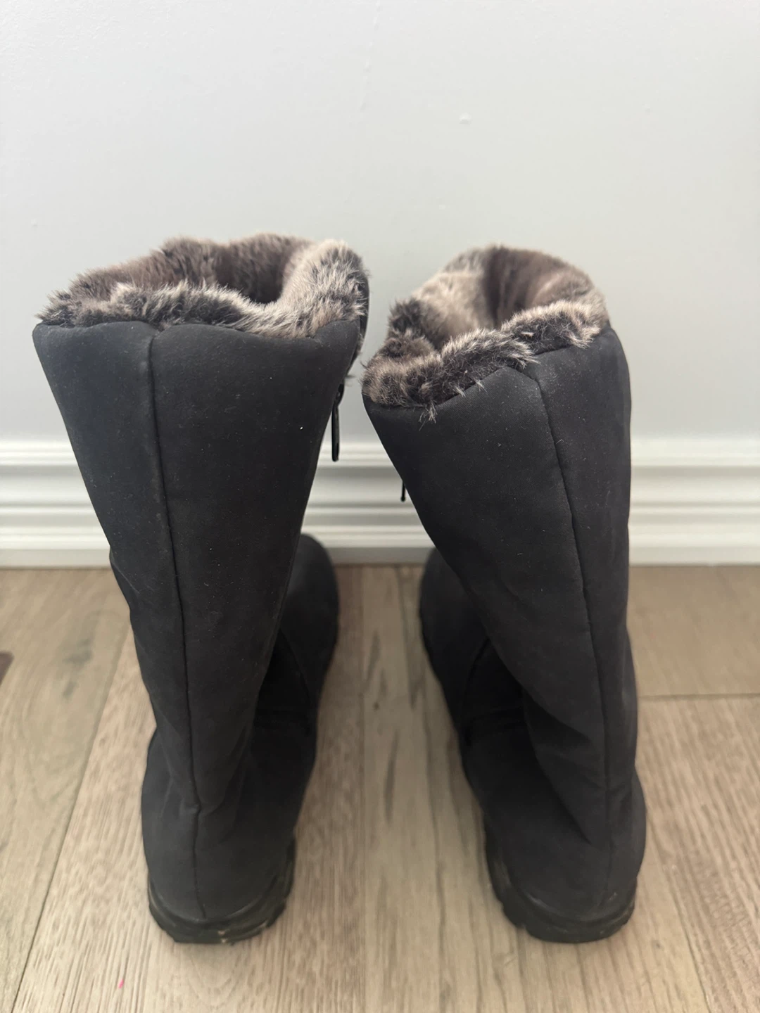 Black Insulated Boots Size 9.5 - photo 3