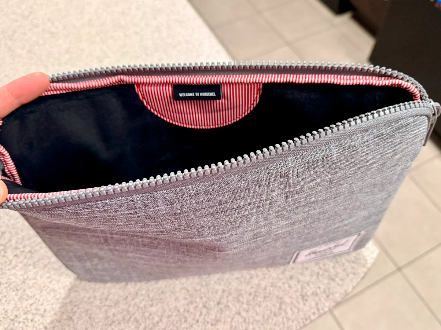 Herschel “Anchor” 13 Inch Sleeve - Like New! - photo 2