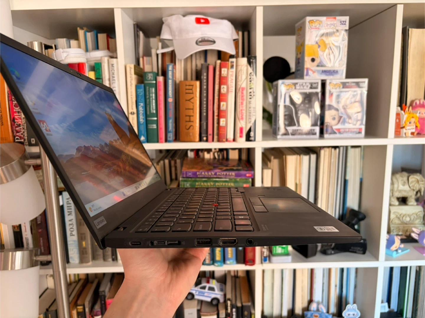 Lenovo ThinkPad X1 Carbon 7th Gen Laptop - photo 3