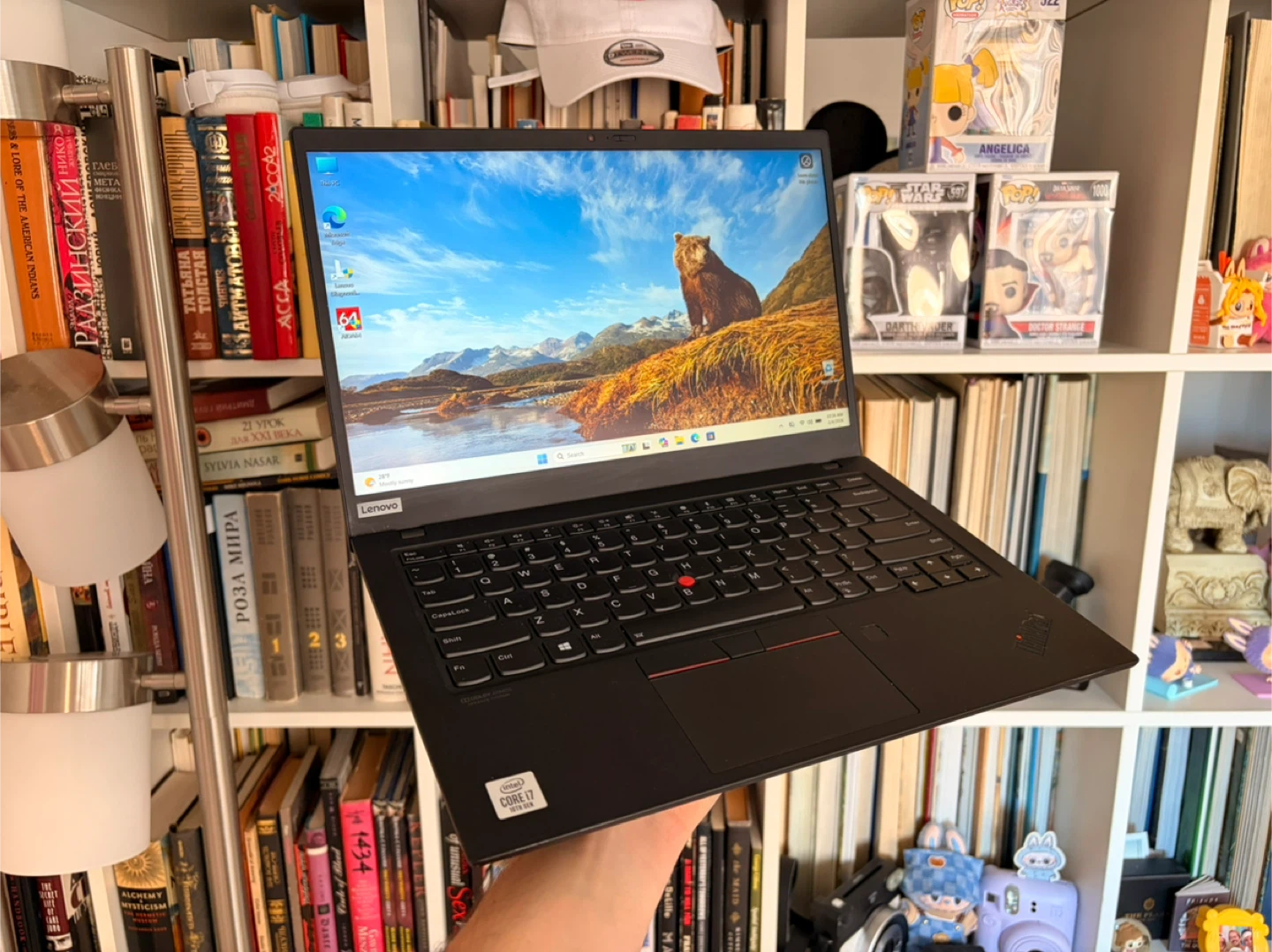 Lenovo ThinkPad X1 Carbon 7th Gen Laptop