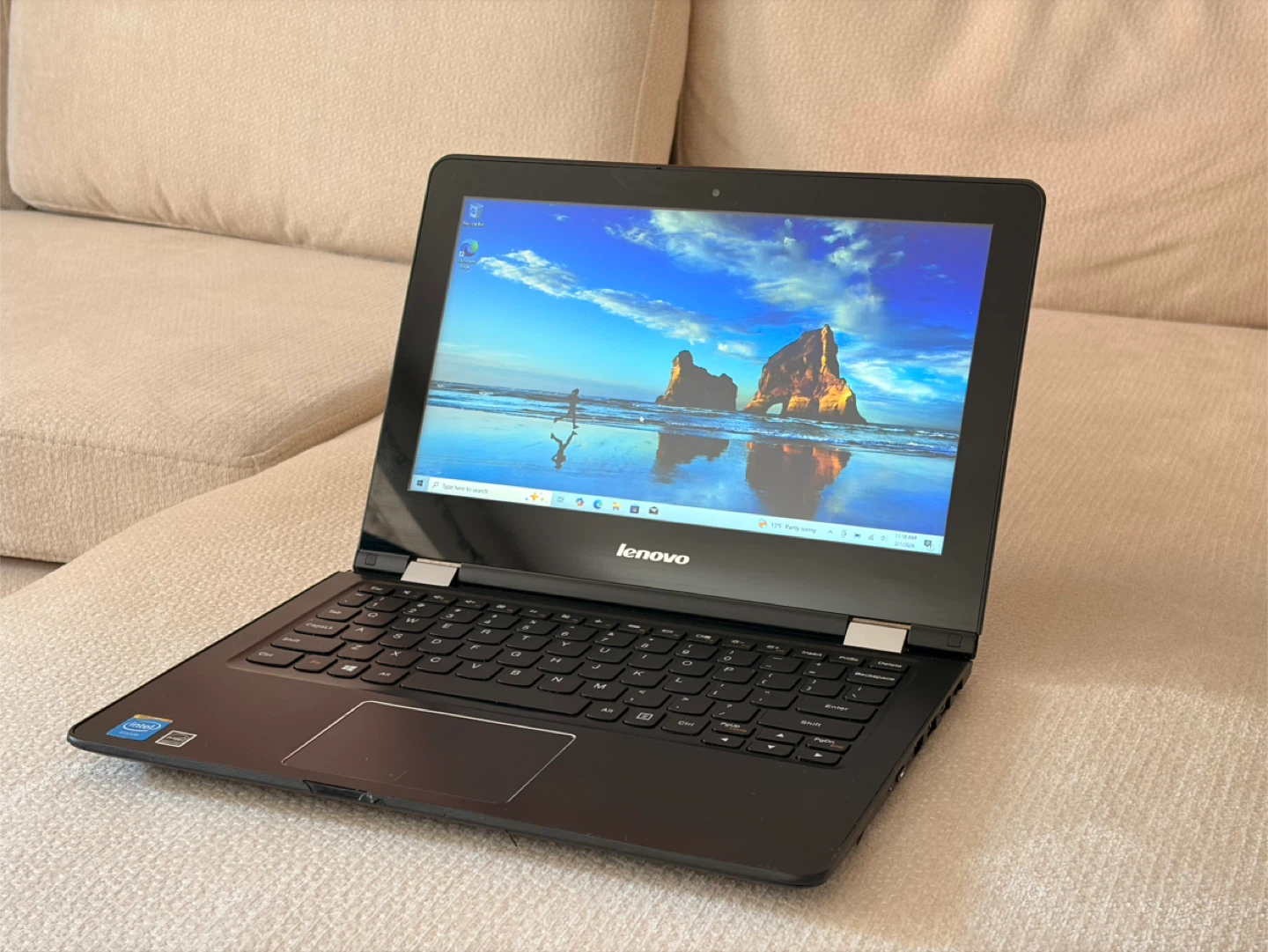 Lenovo Flex 3 -1130 Laptop — Intel / Touchscreen / 360 Rotation