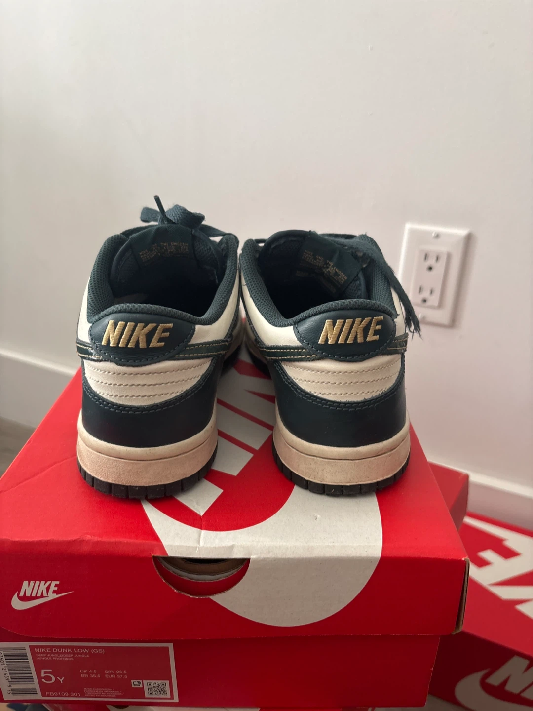 Nike Dunk Low (GS) Sneakers Size 5Y - photo 3