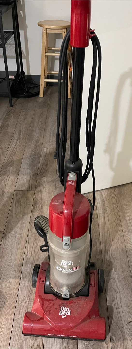 Dirt Devil Quick-Lite Plus Bagless Vacuum Cleaner