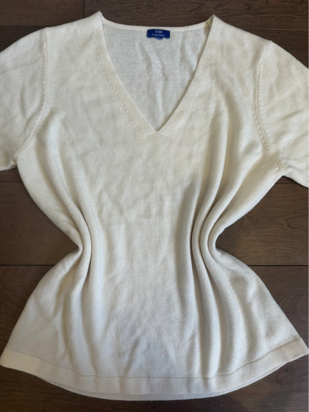 TABI Simply Classic V-Neck Short Sleeve Sweater - Cream
